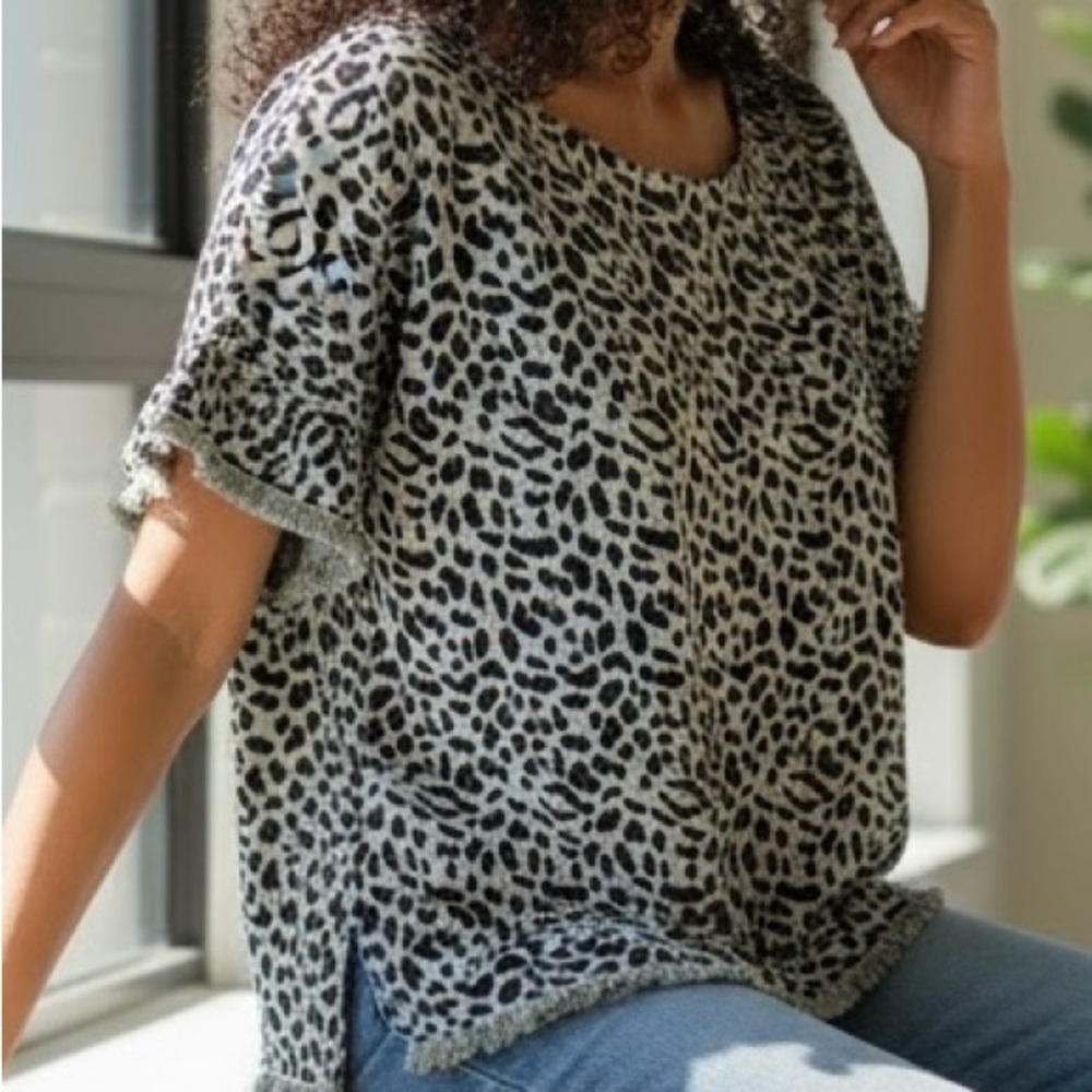 Umgee Black and Green Leopard Print Short Sleeve Blouse